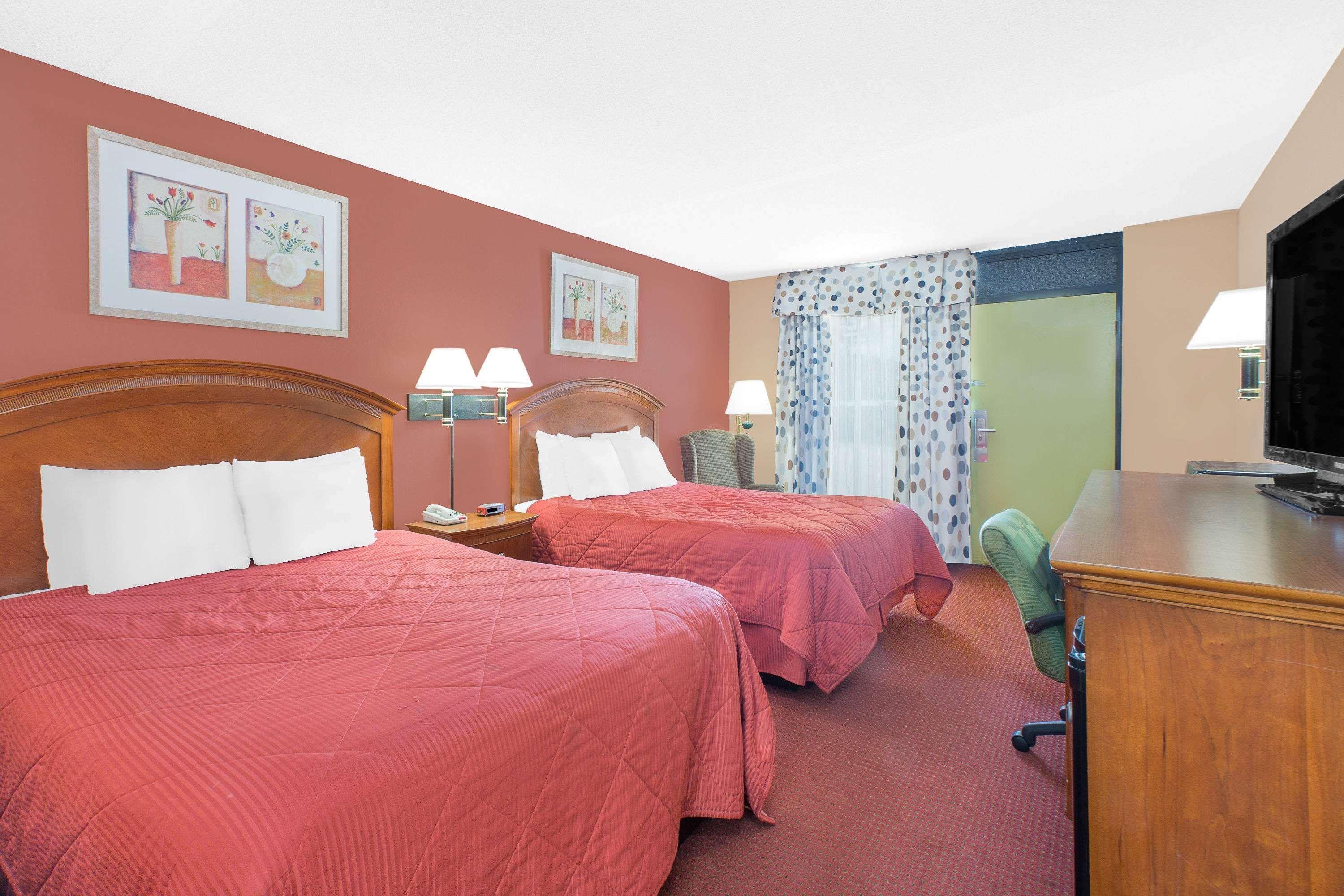 Super 8 By Wyndham Marion Nc Hotel Kültér fotó