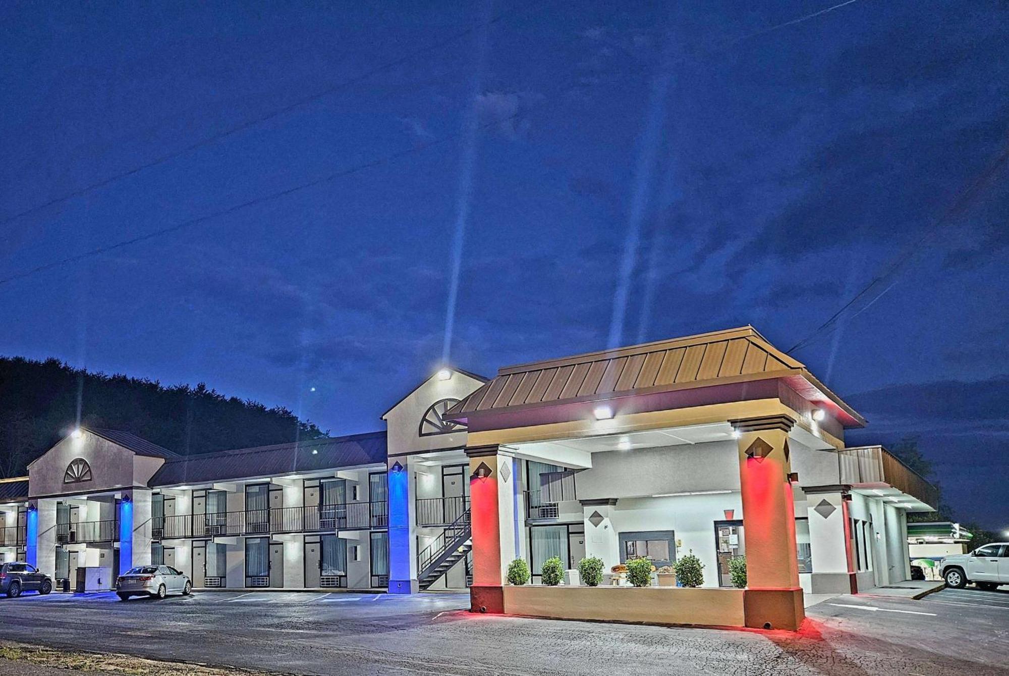 Super 8 By Wyndham Marion Nc Hotel Kültér fotó